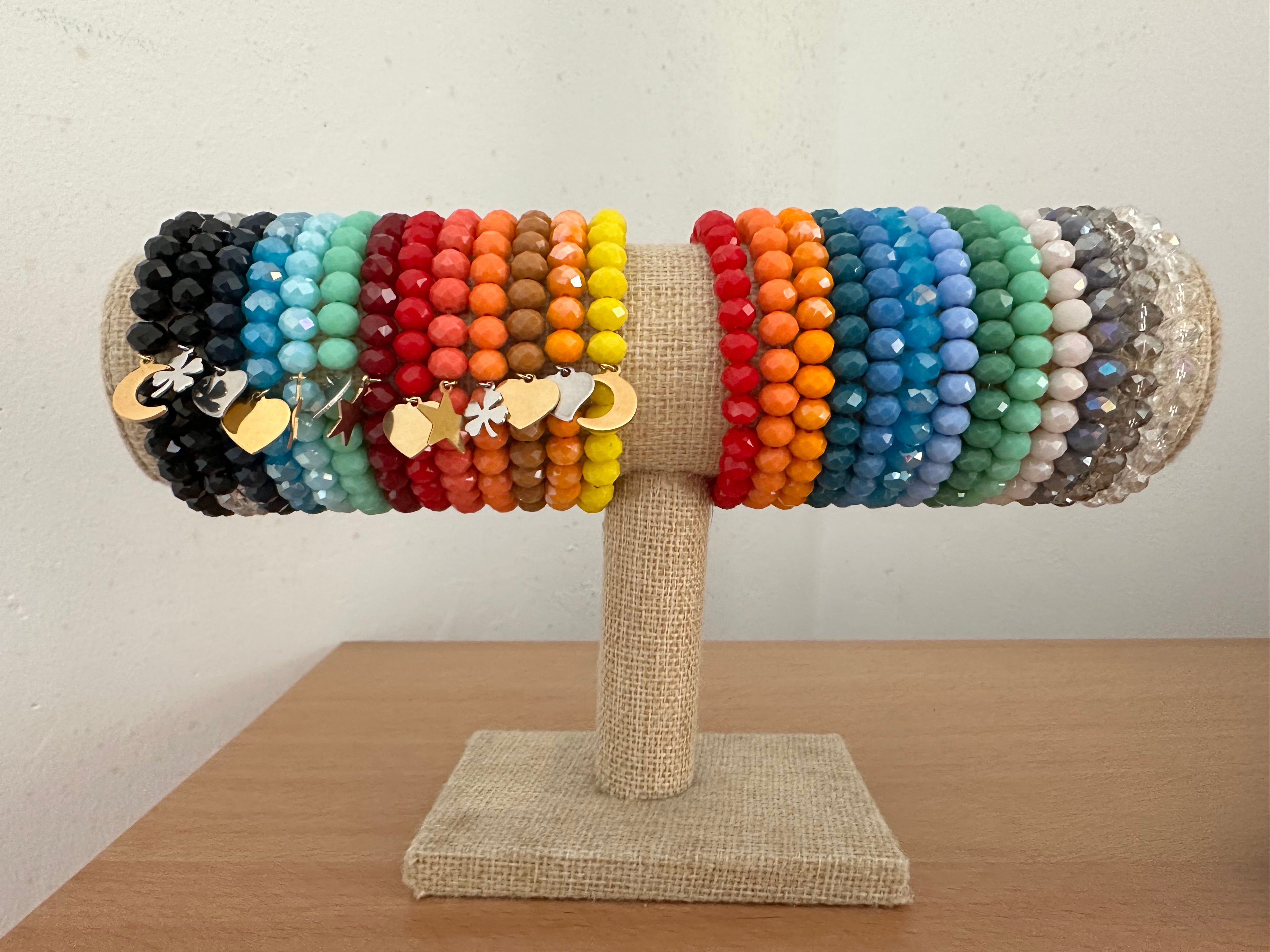 Pulseira com pendente aço inoxidável dourado